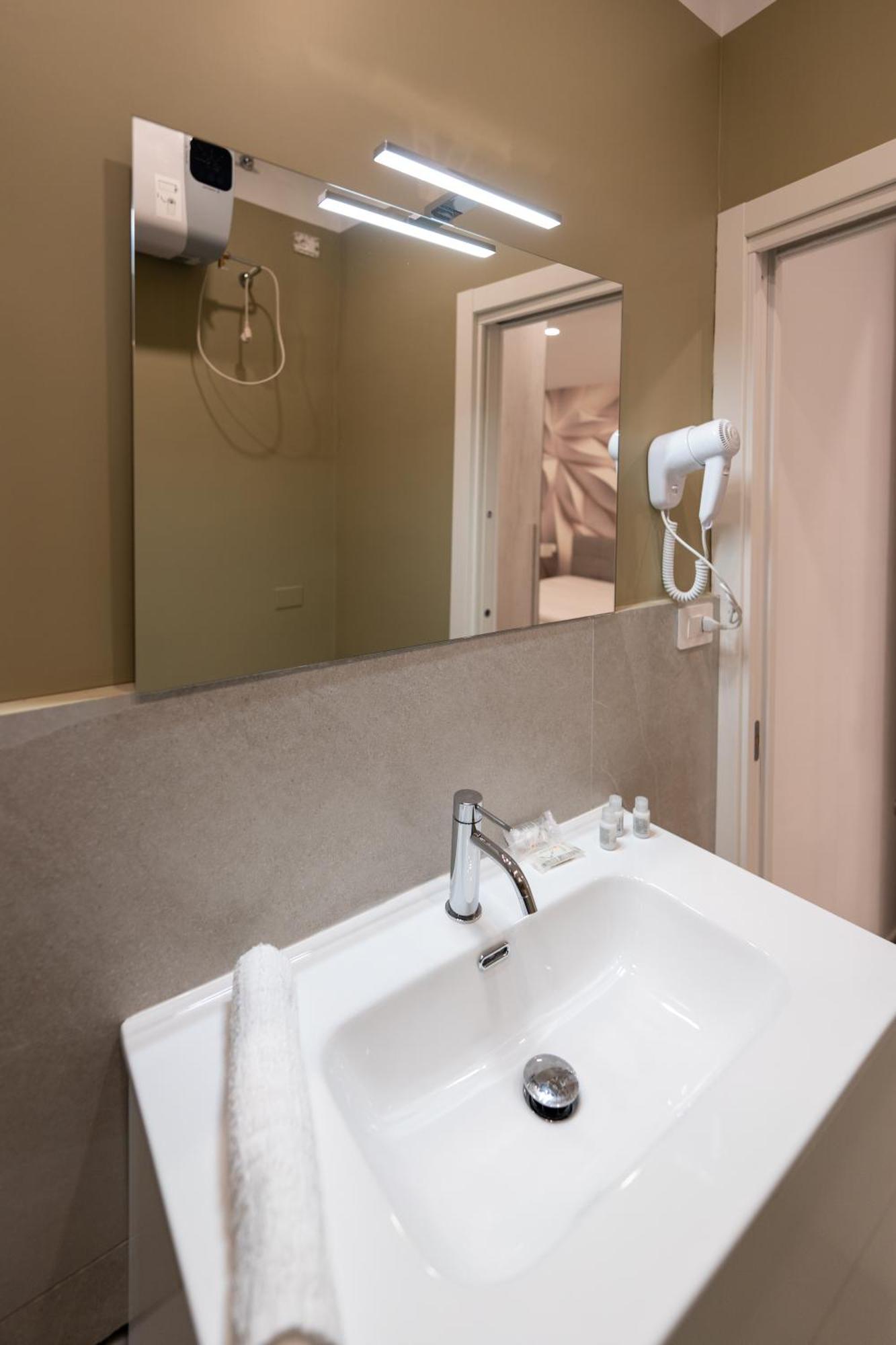 Suites Gaudioso Napoli Center Esterno foto