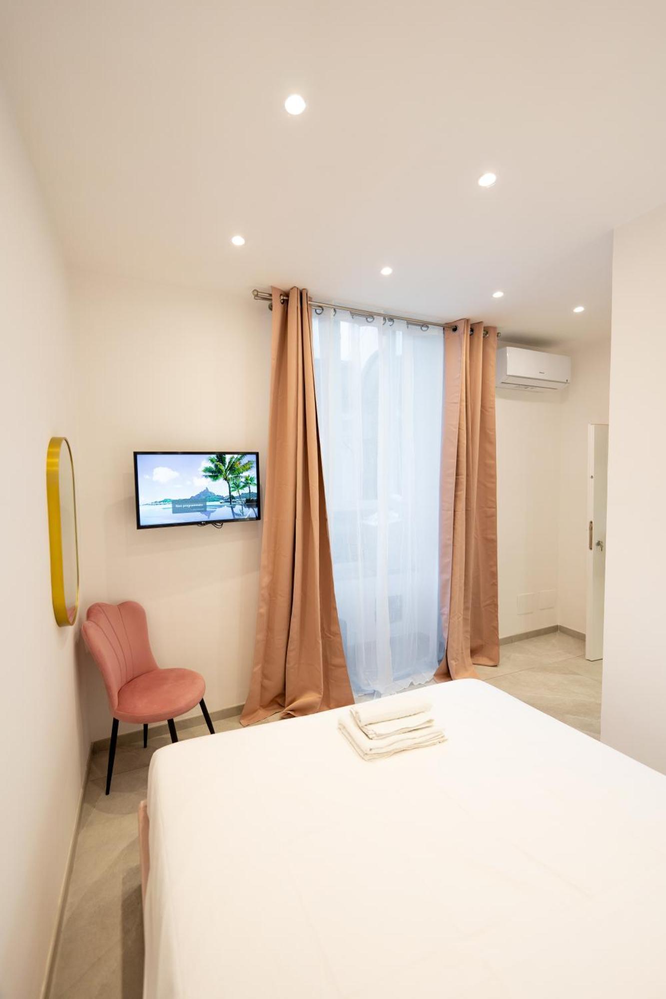 Suites Gaudioso Napoli Center Esterno foto