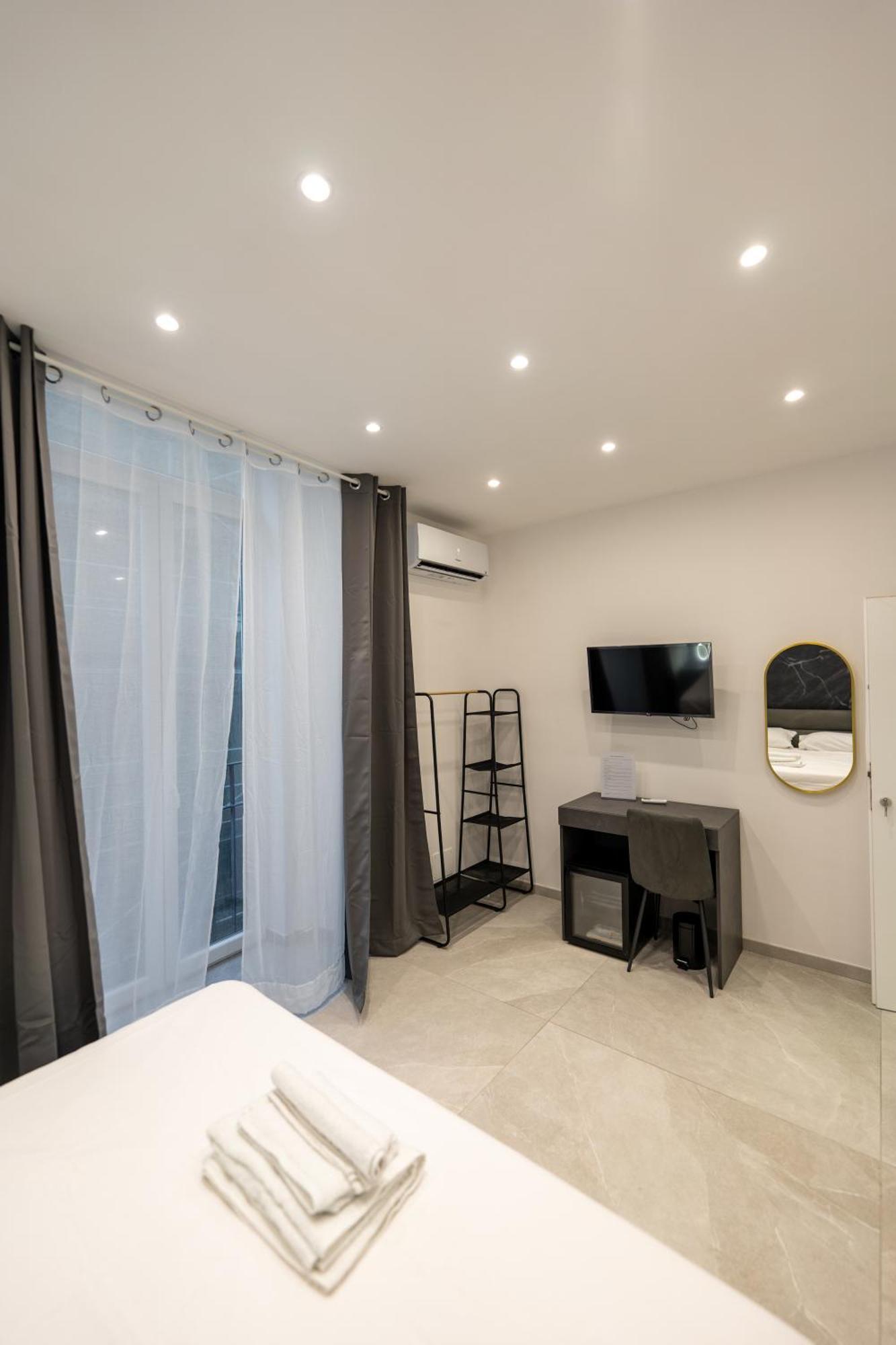 Suites Gaudioso Napoli Center Esterno foto